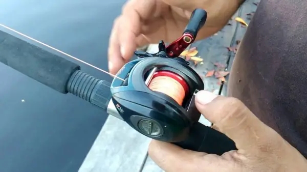 Técnicas de lanzamiento adecuadas para pesca casting
