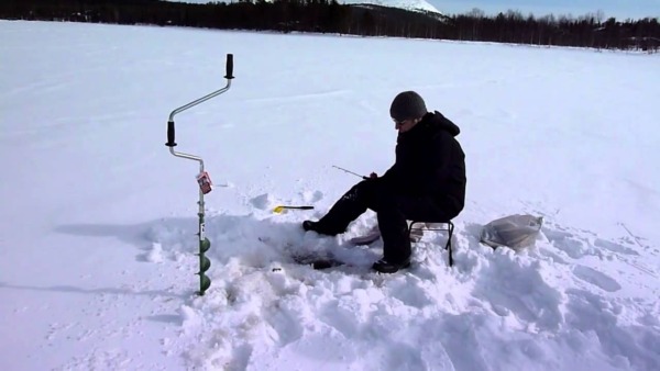 7 Equipo de seguridad esencial para la pesca en hielo